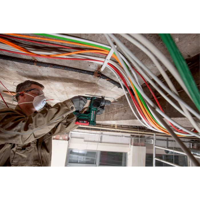 Потужний акумуляторний перфоратор Metabo Powermaxx BH 12 BL 16 : з АКБ 12V 2шт-4.0 Ач, 1.3 Дж (600207850)