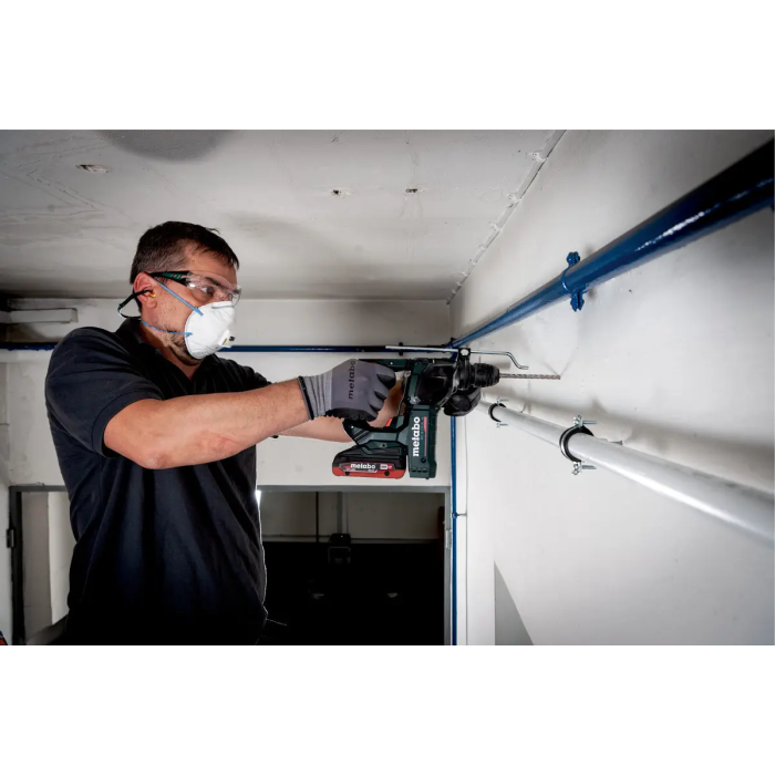 Потужний акумуляторний перфоратор Metabo Powermaxx BH 12 BL 16 : з АКБ 12V 2шт-4.0 Ач, 1.3 Дж (600207850)