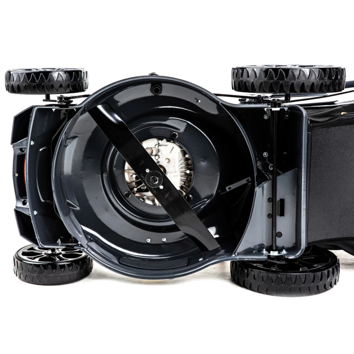 Мощная газонокосилка бензиновая GTM LM48 несамоходная: 3.7 кВт, 800 м², ширина 48 см, высота 30-80 см, 70л.