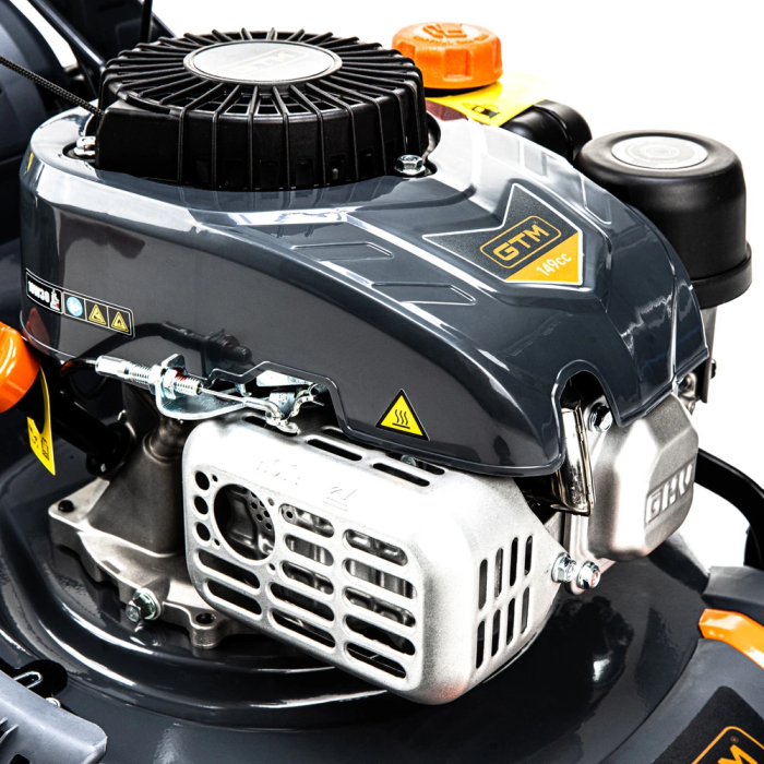 Мощная газонокосилка бензиновая GTM LM48 несамоходная: 3.7 кВт, 800 м², ширина 48 см, высота 30-80 см, 70л.