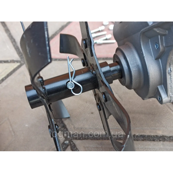 Насадка-культиватор для мотокосы 9 шлицев вал, труба 28 мм на пром подшипниках