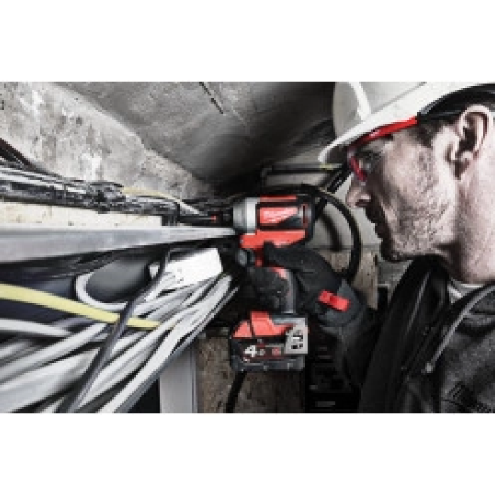 Профессиональный шуруповерт ударный аккумуляторный бесщёточный M18 CBLID-0 крут. мом. 180 Нм MILWAUKEE без АКБ