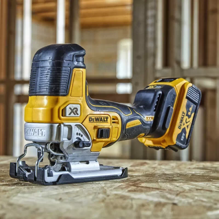 Пила лобзиковая безщеточная аккумуляторная DeWALT DCS335N (без аккума и зарядки)