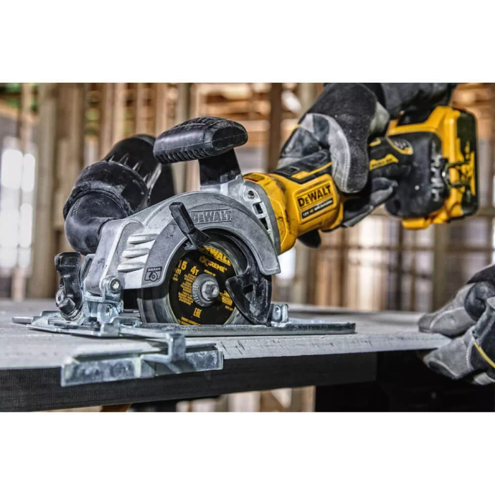 Пила дисковая безщеточная аккумуляторная компактная DeWALT DCS571NT : без АКБ, 18 В, 4500 об/мин