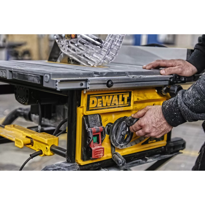 Профессиональная пила настольная сетевая DeWALT DWE7492: 2000 Вт, диск 250 мм