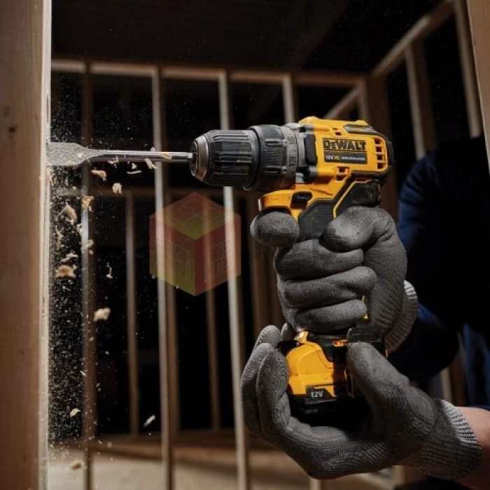 Мощная дрель-шуруповерт аккумуляторная бесщеточная DeWALT DCD708D1T : с АКБ 18V 2.0Ah