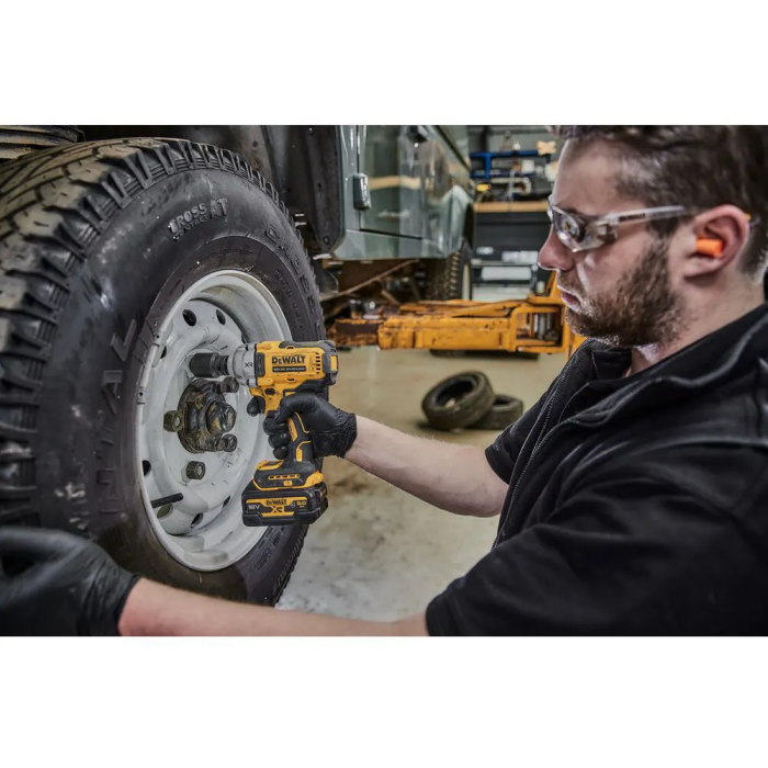 Профессиональный гайкокрут ударный аккумуляторный бесщеточный DeWALT DCF891NT : без АКБ, 1084 Hm