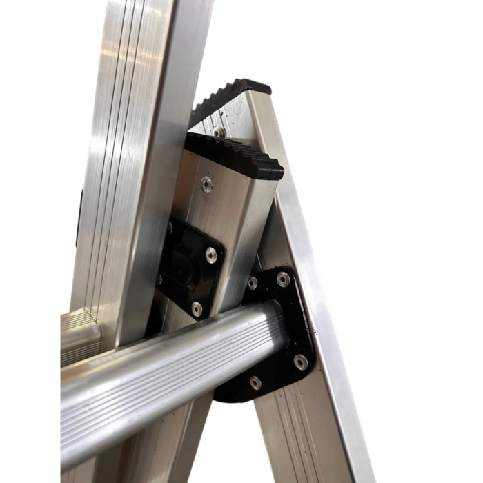 Лестница алюминиевая трёхсекционная GTM KME310 3x10 ступенек 2.72-6.5м (39947)