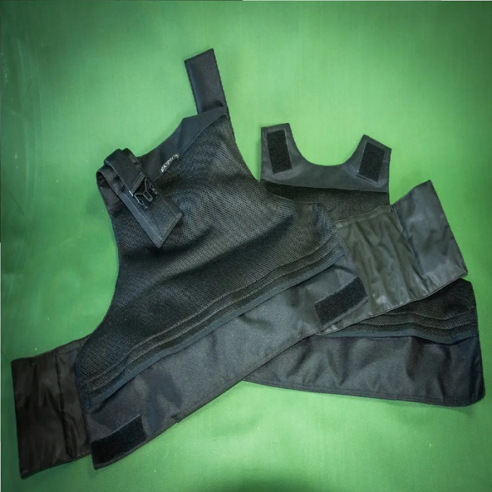 Плитоноска с установкой боковой и кевларовой защиты кордура Kirasa черная (KI101)