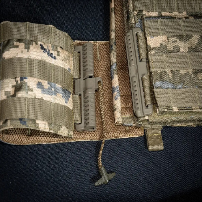 Плитоноска с быстрым сбросом кордура Kirasa пиксель(KI1043)