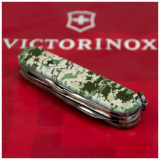 Ніж Victorinox Climber Army Піксель (1.3703.3_W3940p)