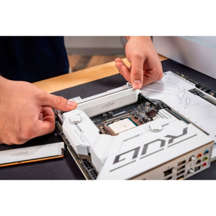 Модуль пам'яті для комп'ютера DDR5 16GB 6400 MHz Pro Overclocking White Micron (CP16G64C38U5W)