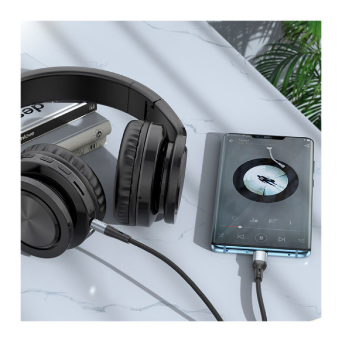 Кабель мультимедійний USB-C to 3.5mm M 1.0m silicone black HOCO (6931474769497)