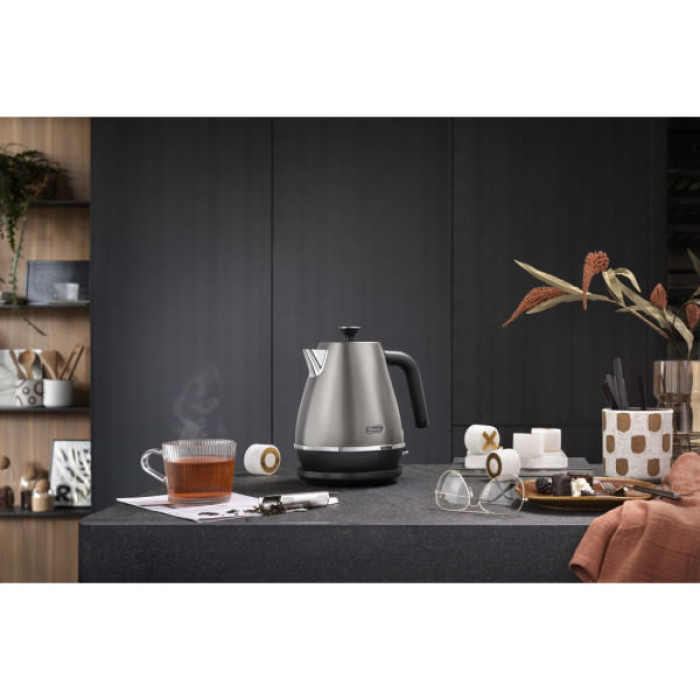 Електрочайник DeLonghi KBIN 2001 TB