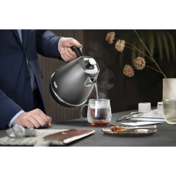 Електрочайник DeLonghi KBIN 2001 TB