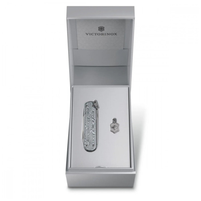 Ніж Victorinox Classic SD Brilliant Damast + брелок-лого (0.6221.34)