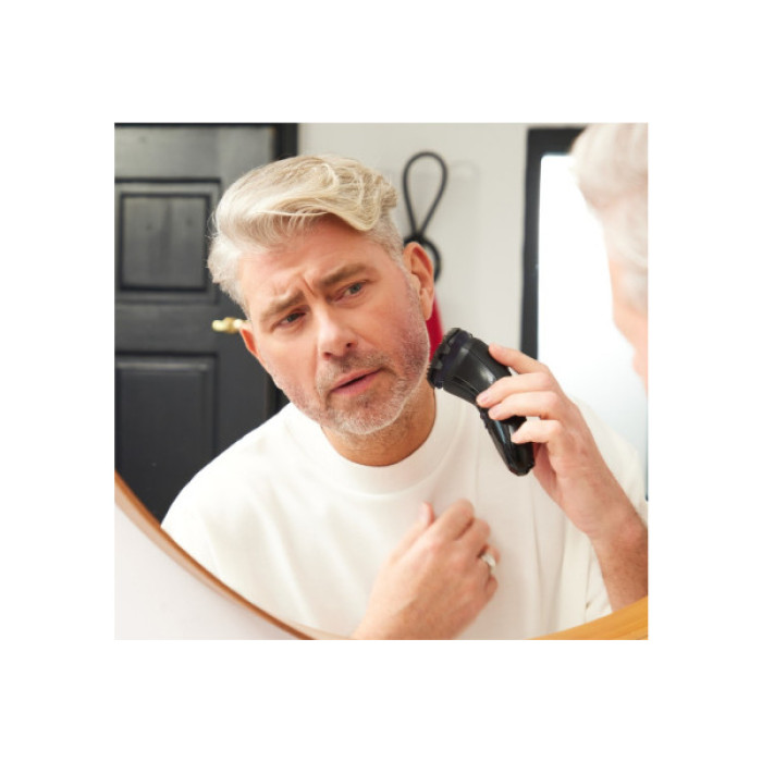 Електробритва Remington R4002