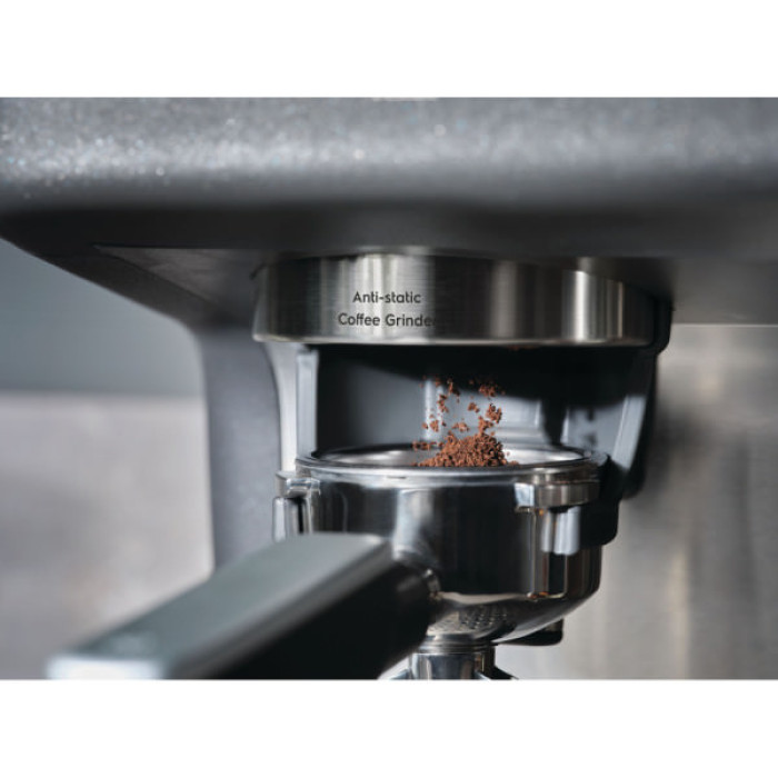 Ріжкова кавоварка еспресо Electrolux E8EC1-8BP